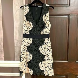 Alice & Olivia - Size 4